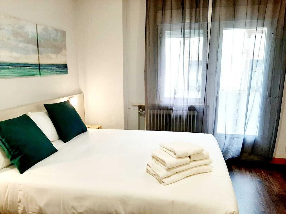 Arjori Rooms Hostal ซาลามังกา ภายนอก รูปภาพ