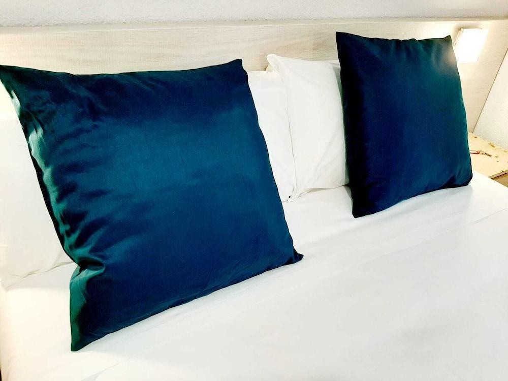 Arjori Rooms Hostal ซาลามังกา ภายนอก รูปภาพ