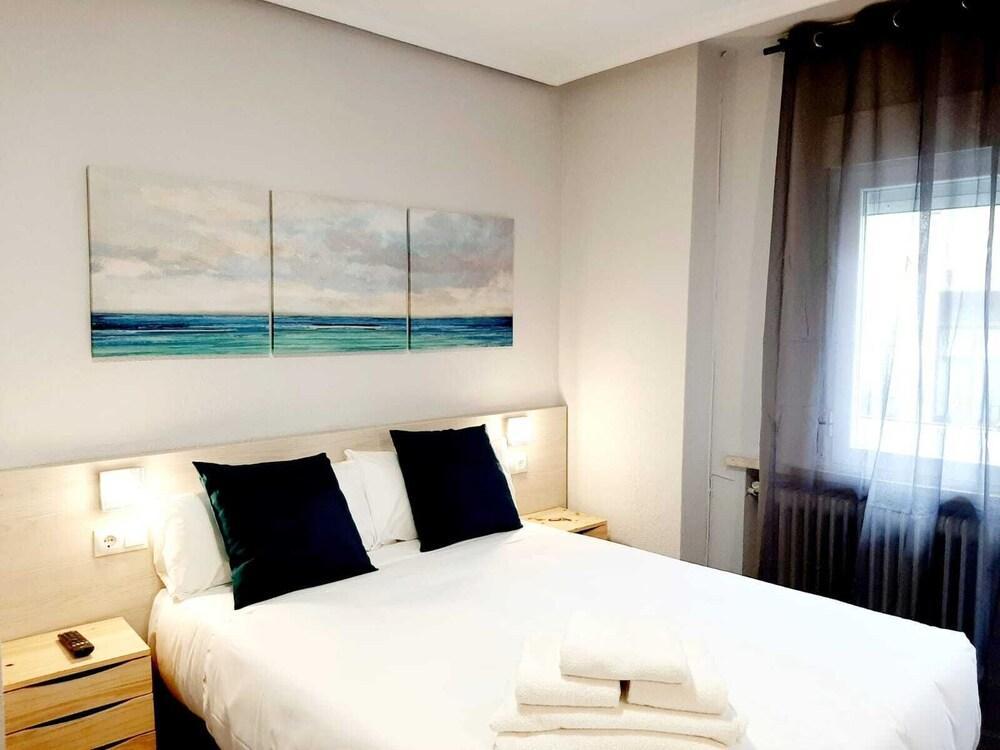 Arjori Rooms Hostal ซาลามังกา ภายนอก รูปภาพ