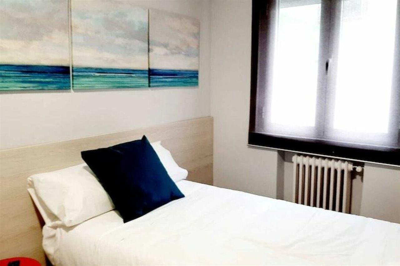 Arjori Rooms Hostal ซาลามังกา ภายนอก รูปภาพ