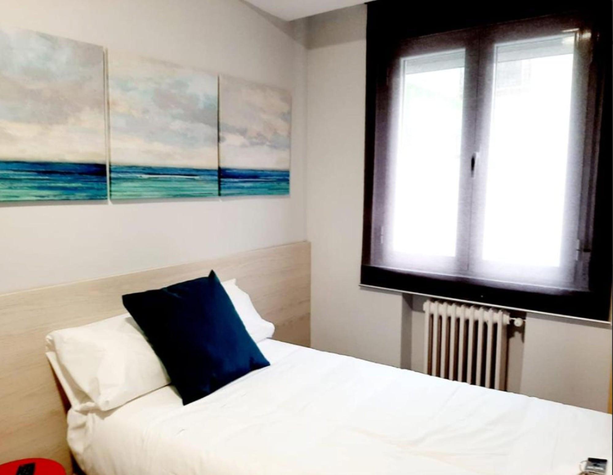 Arjori Rooms Hostal ซาลามังกา ภายนอก รูปภาพ
