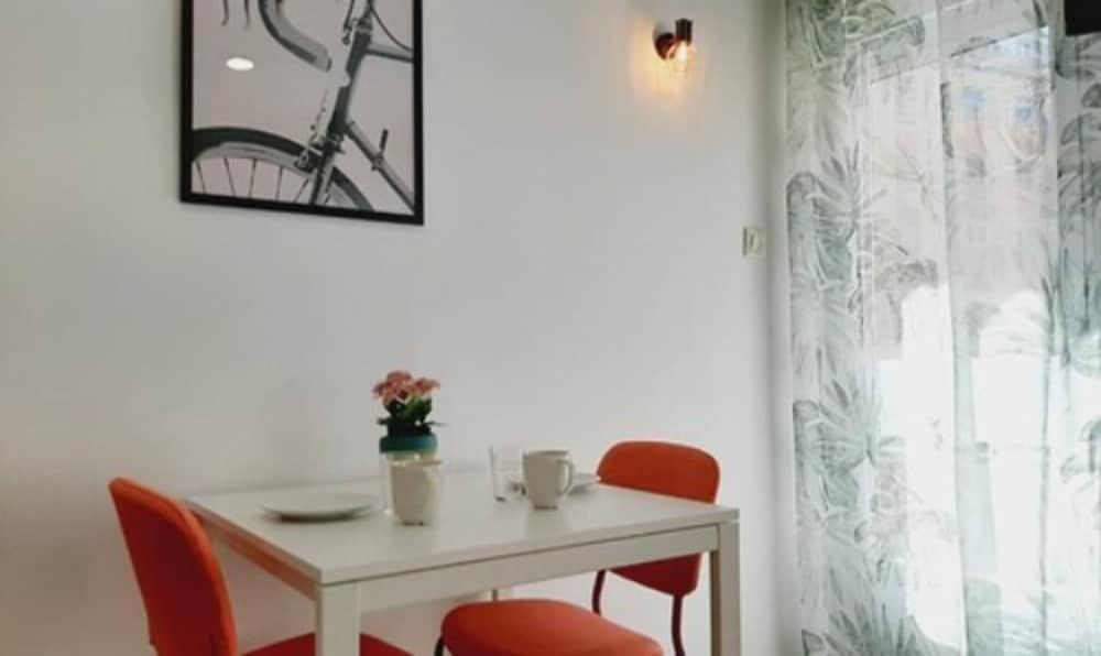 Arjori Rooms Hostal ซาลามังกา ภายนอก รูปภาพ