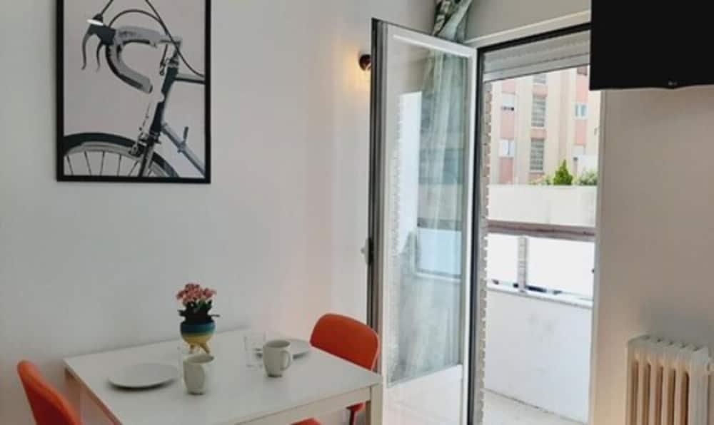 Arjori Rooms Hostal ซาลามังกา ภายนอก รูปภาพ