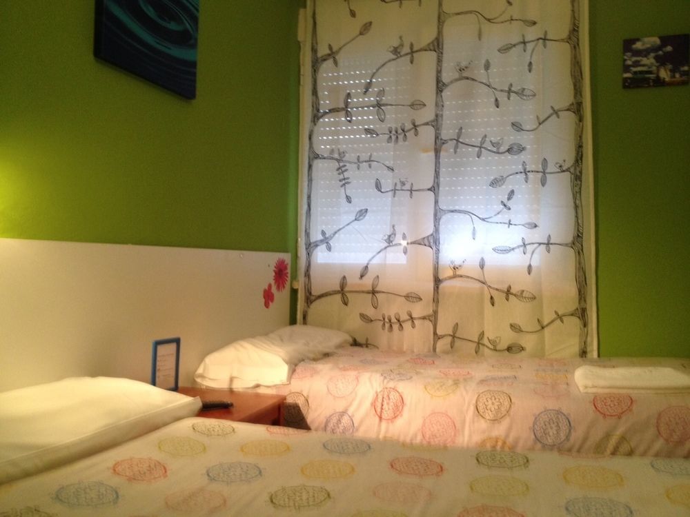 Arjori Rooms Hostal ซาลามังกา ภายนอก รูปภาพ