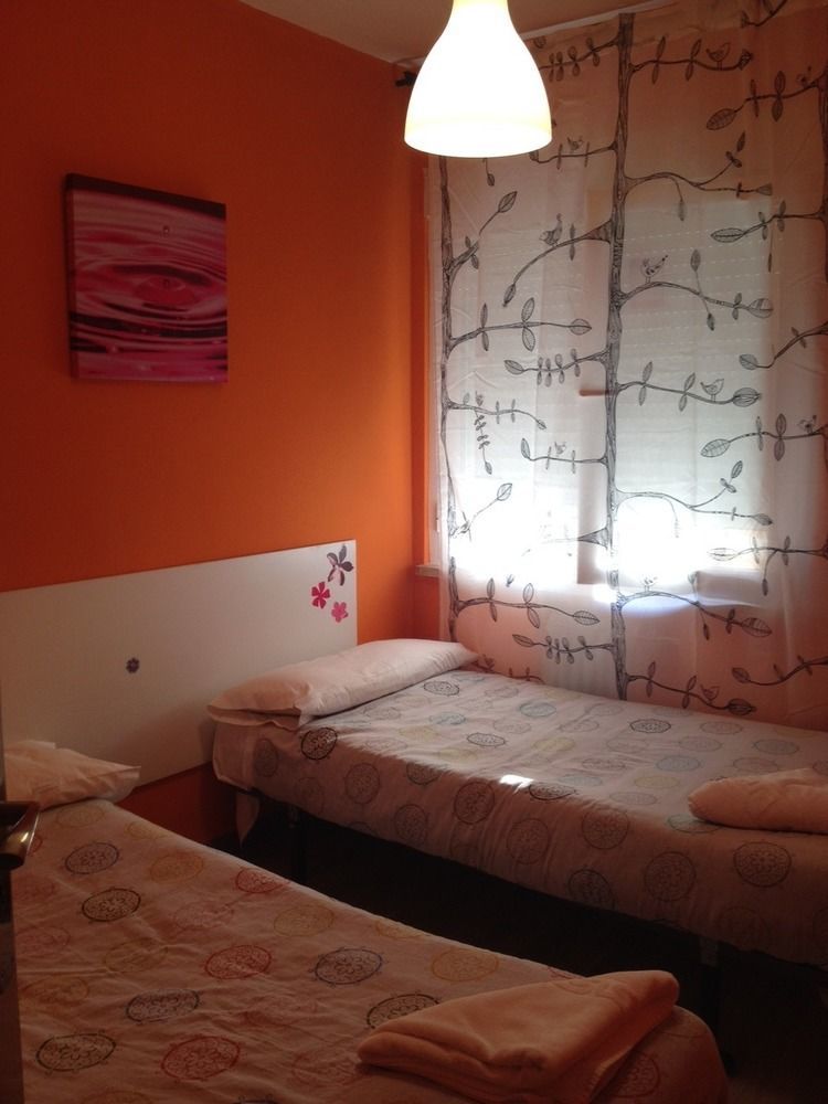 Arjori Rooms Hostal ซาลามังกา ภายนอก รูปภาพ