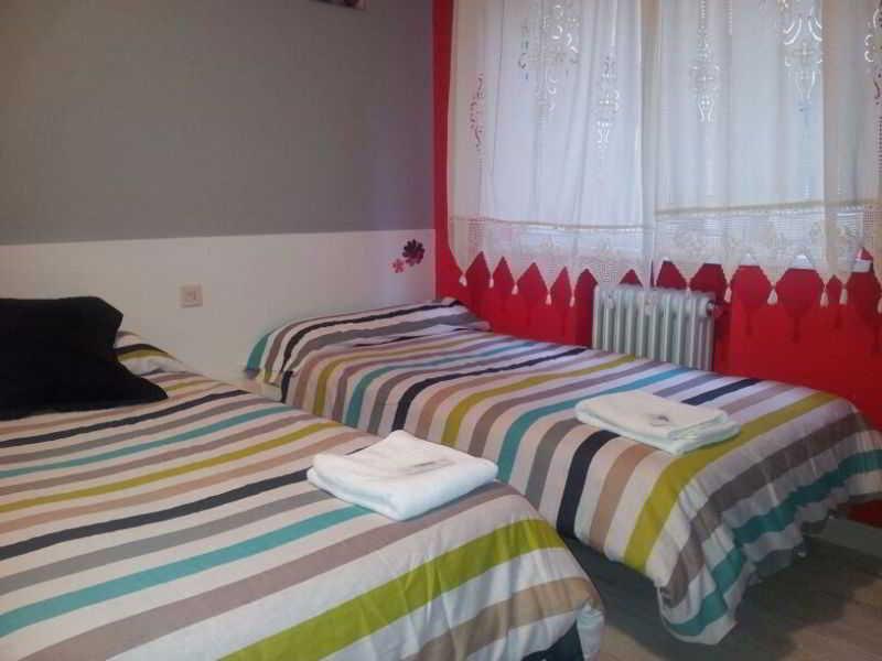 Arjori Rooms Hostal ซาลามังกา ภายนอก รูปภาพ