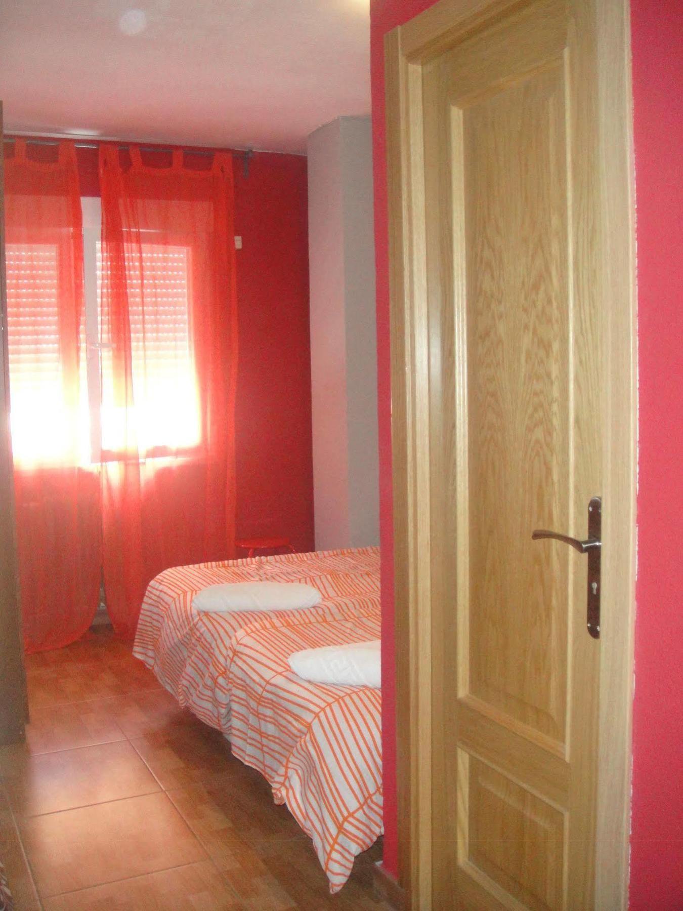 Arjori Rooms Hostal ซาลามังกา ภายนอก รูปภาพ