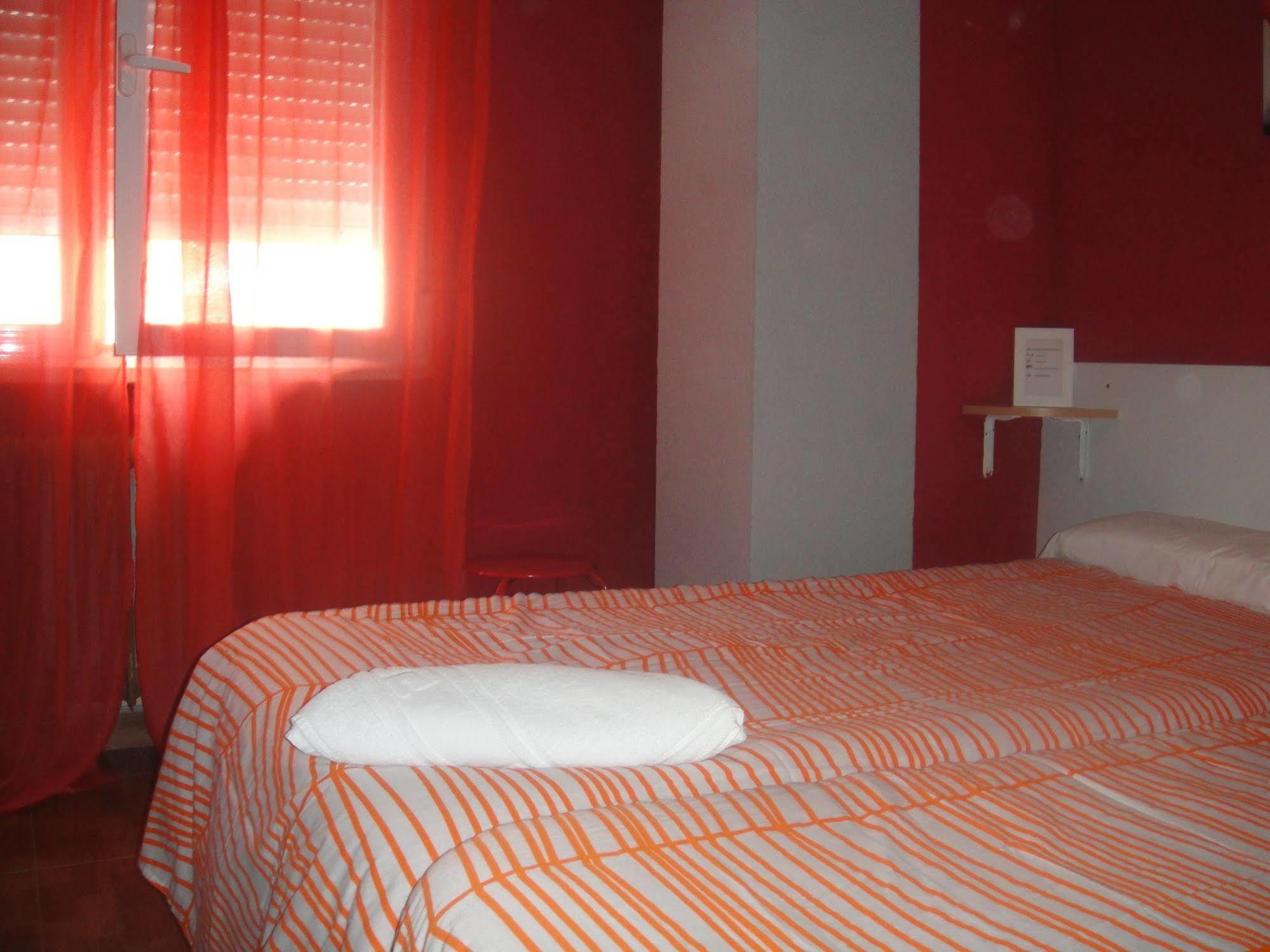 Arjori Rooms Hostal ซาลามังกา ภายนอก รูปภาพ
