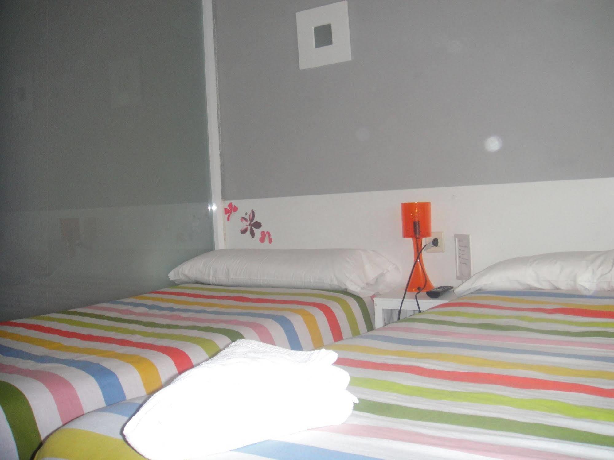 Arjori Rooms Hostal ซาลามังกา ภายนอก รูปภาพ